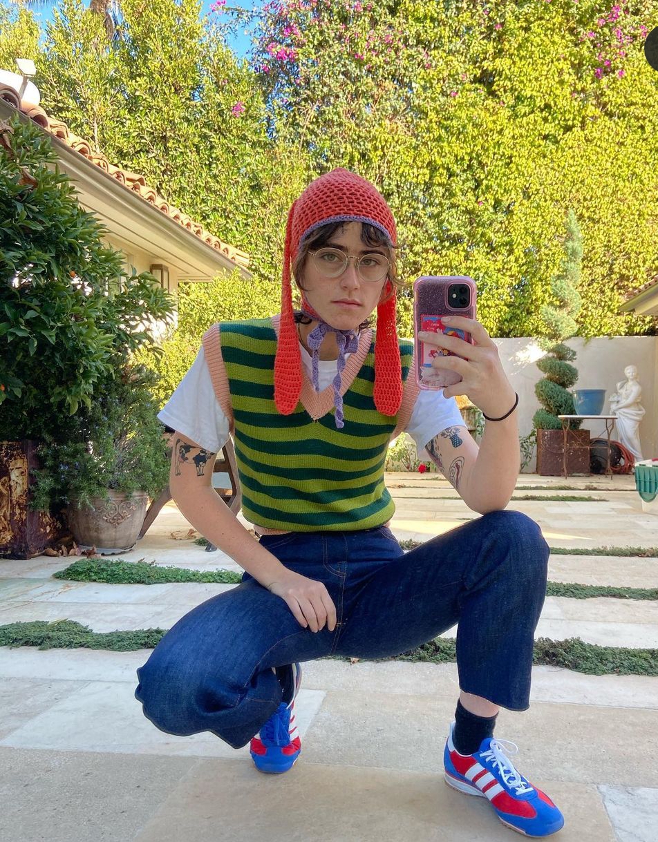 Ella Emhoff menjadi ikon fesyen baru Amerika Serikat karena gayanya yang unik.