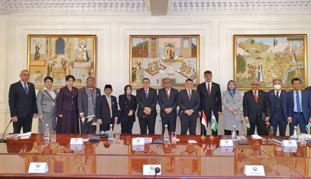 BKSAP DPR RI saat kunjungan ke Parlemen Uzbekistan pada 27-29 Januari 2021.