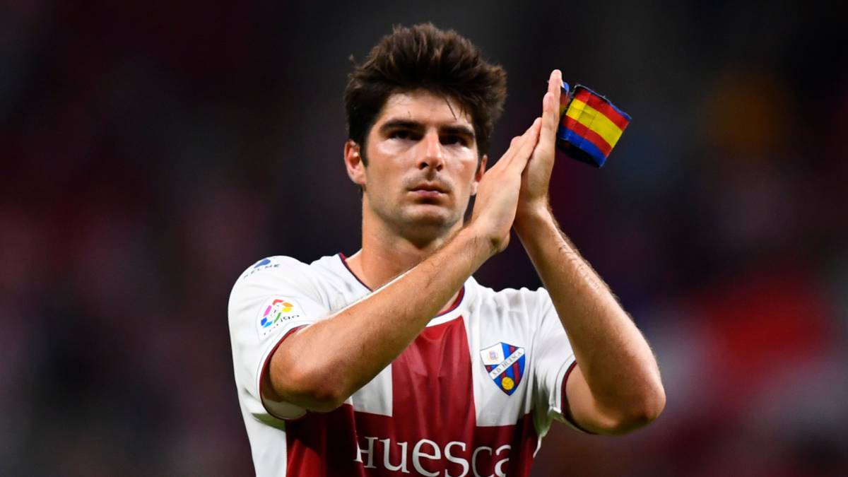 Pemain Levante Gonzalo Melero gagal memanfaatkan peluang saat tim melawan Athletic Bilbao.