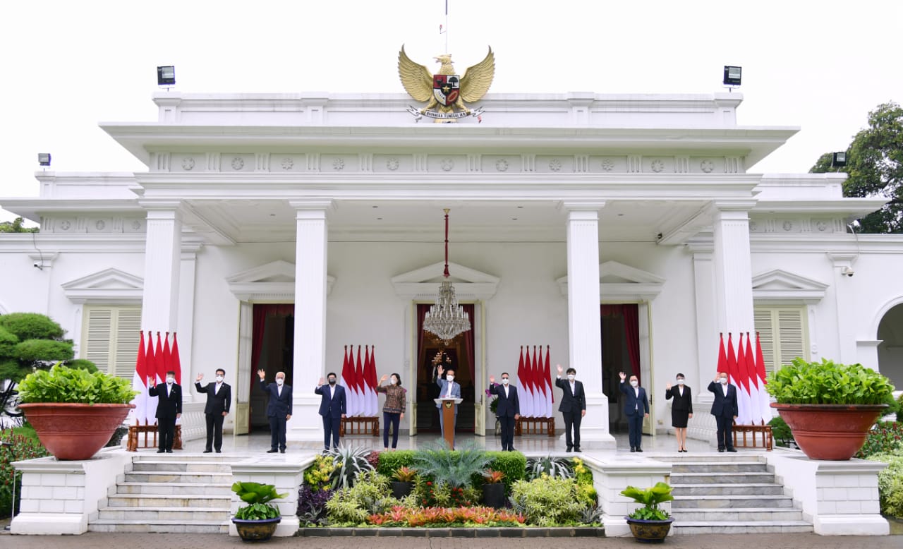 Presiden Jokowi saat memperkenalkan jajaran Direksi dan Dewan Pengawas INA di Istana Merdeka, Jakarta, Selasa (16/2).