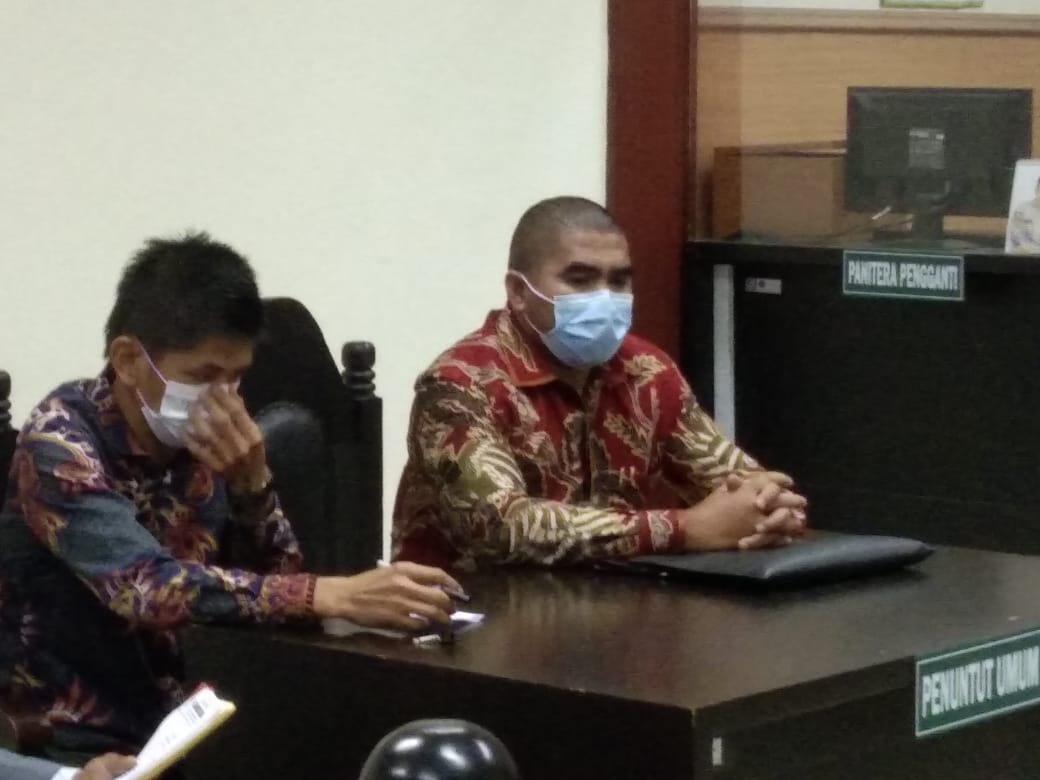 Boy Sulimas (batik merah) dalam sidang lanjutan buy back guarantee BSD dan Bank Permata di PN Tangerang, Kamis (4/2/2021)