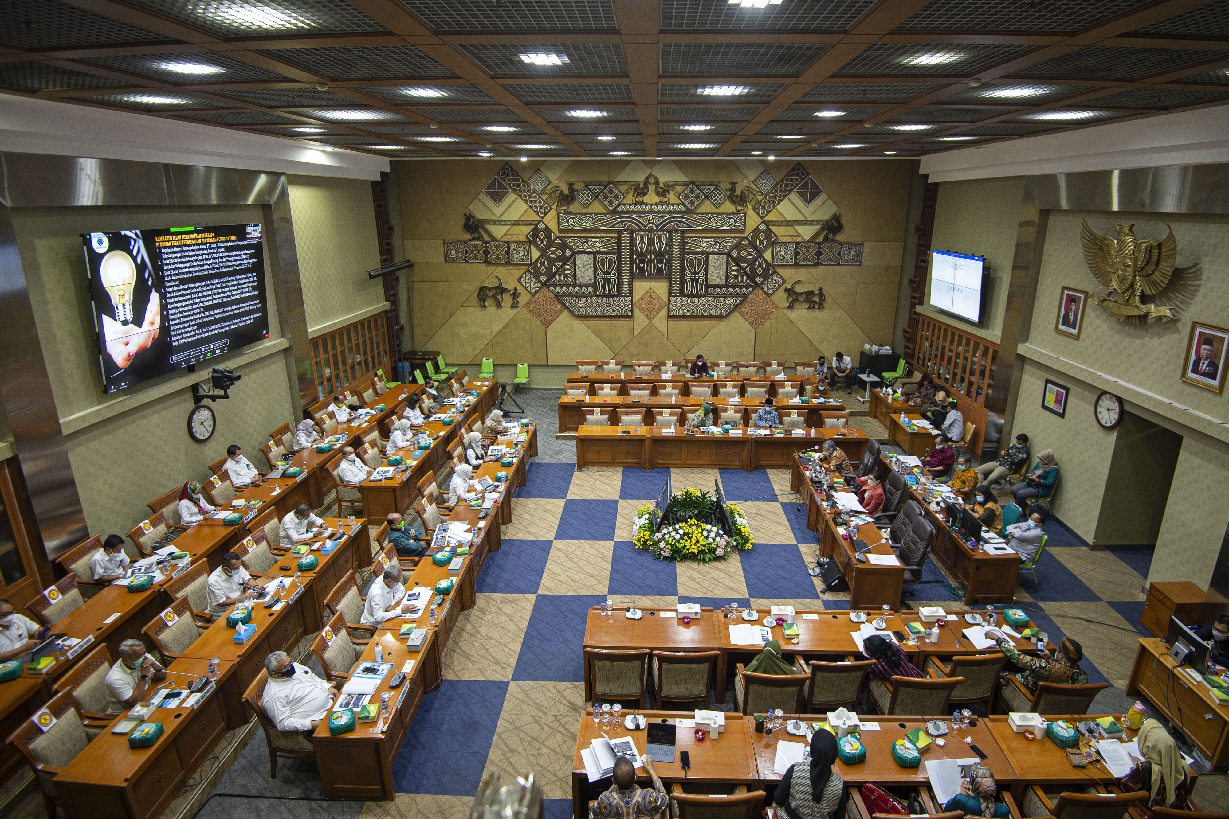 Pengamat Soroti Tiga PP UU Ciptaker Jadi Modal Pemulihan Ekonomi