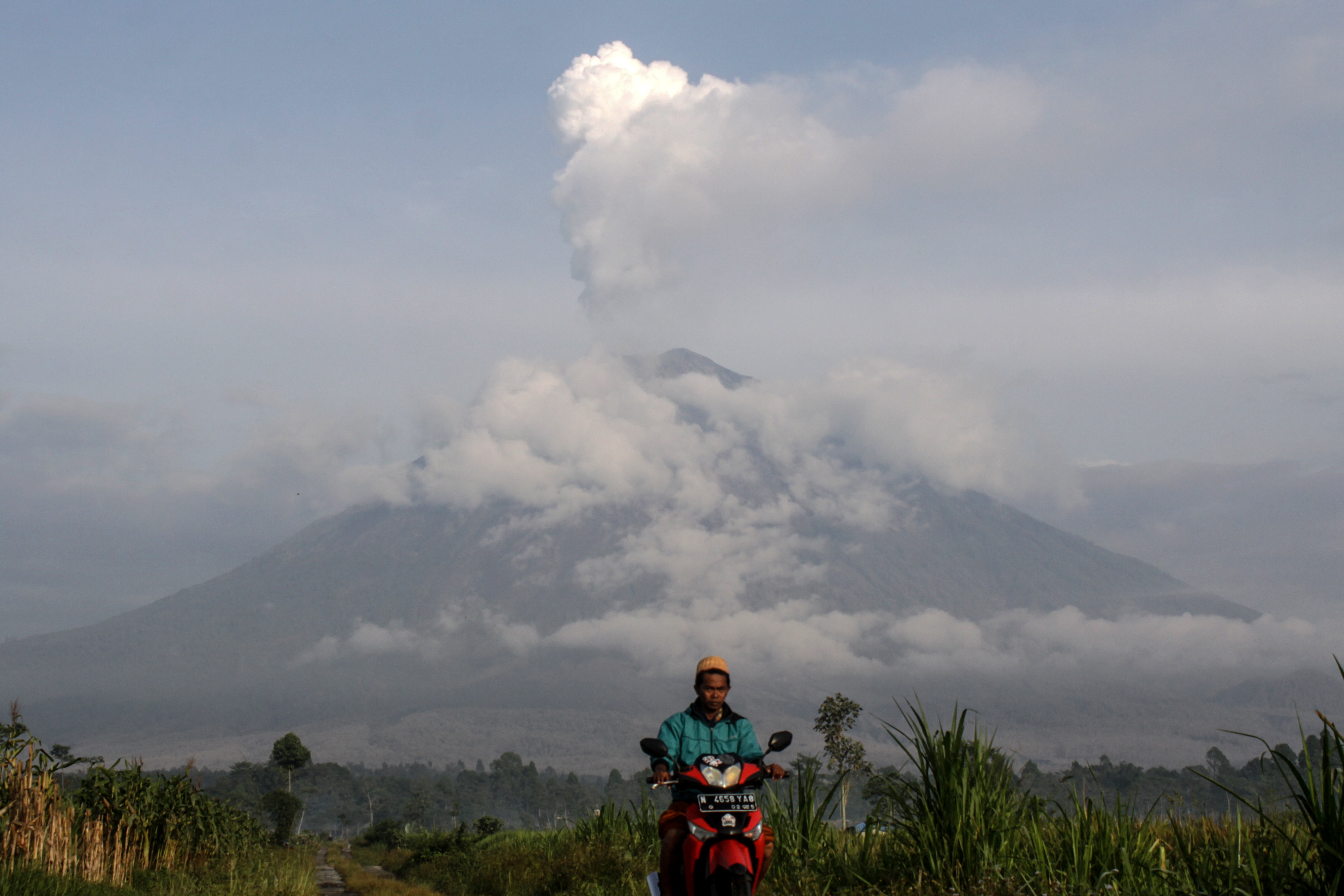 Hari ini, Aktivitas Gunung Semeru Didominasi Gempa Letusan