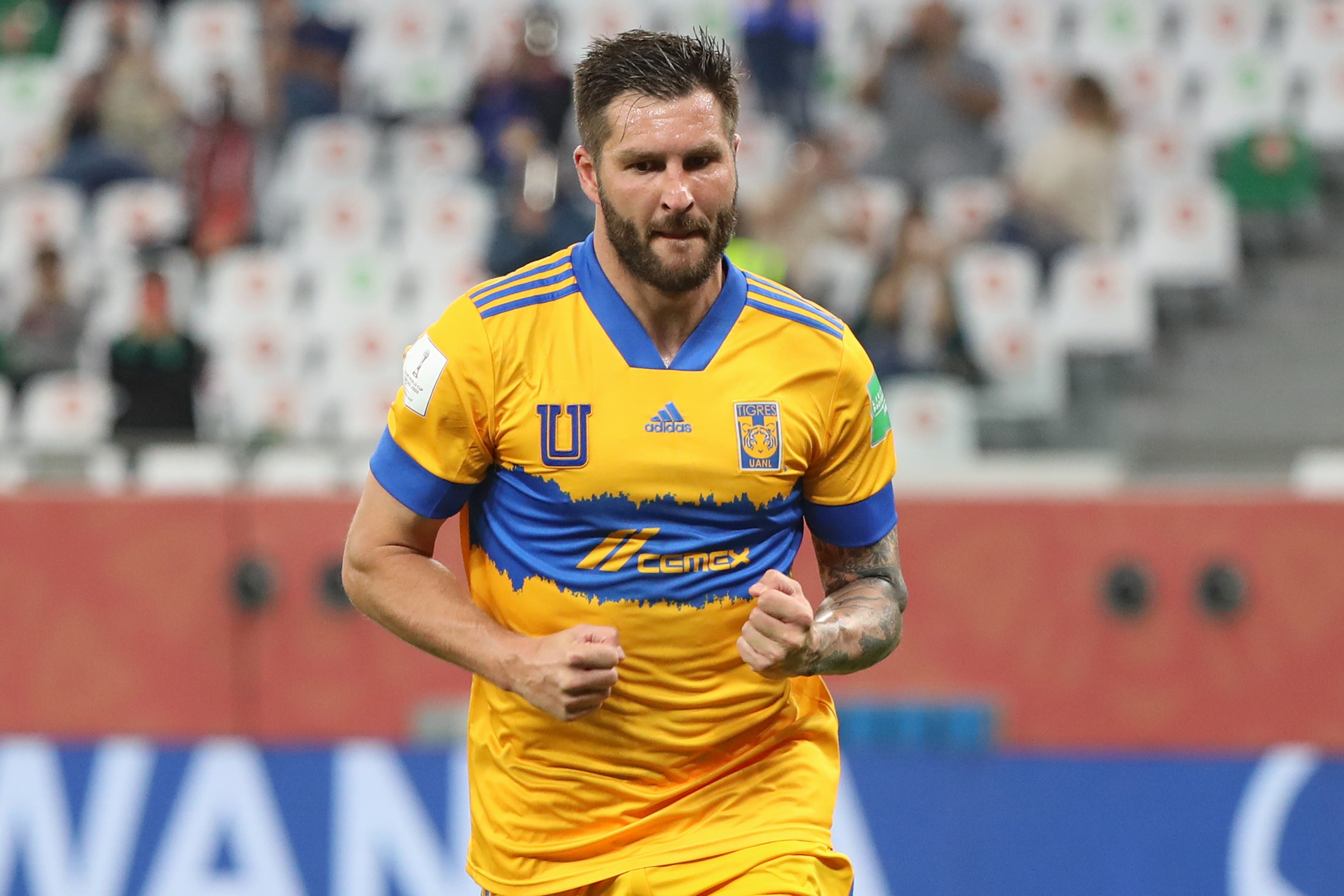 Penyerang Tigres Andre-Pierre Gignac melakukan selebrasi usai mencetak gol ke gawang Palmeiras di semifinal Piala Dunia Antarklub.