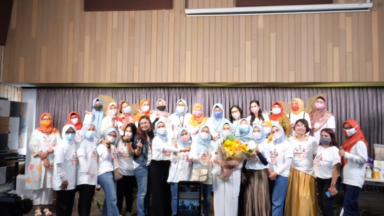 Kampanye gerakan #StandUp4Moms