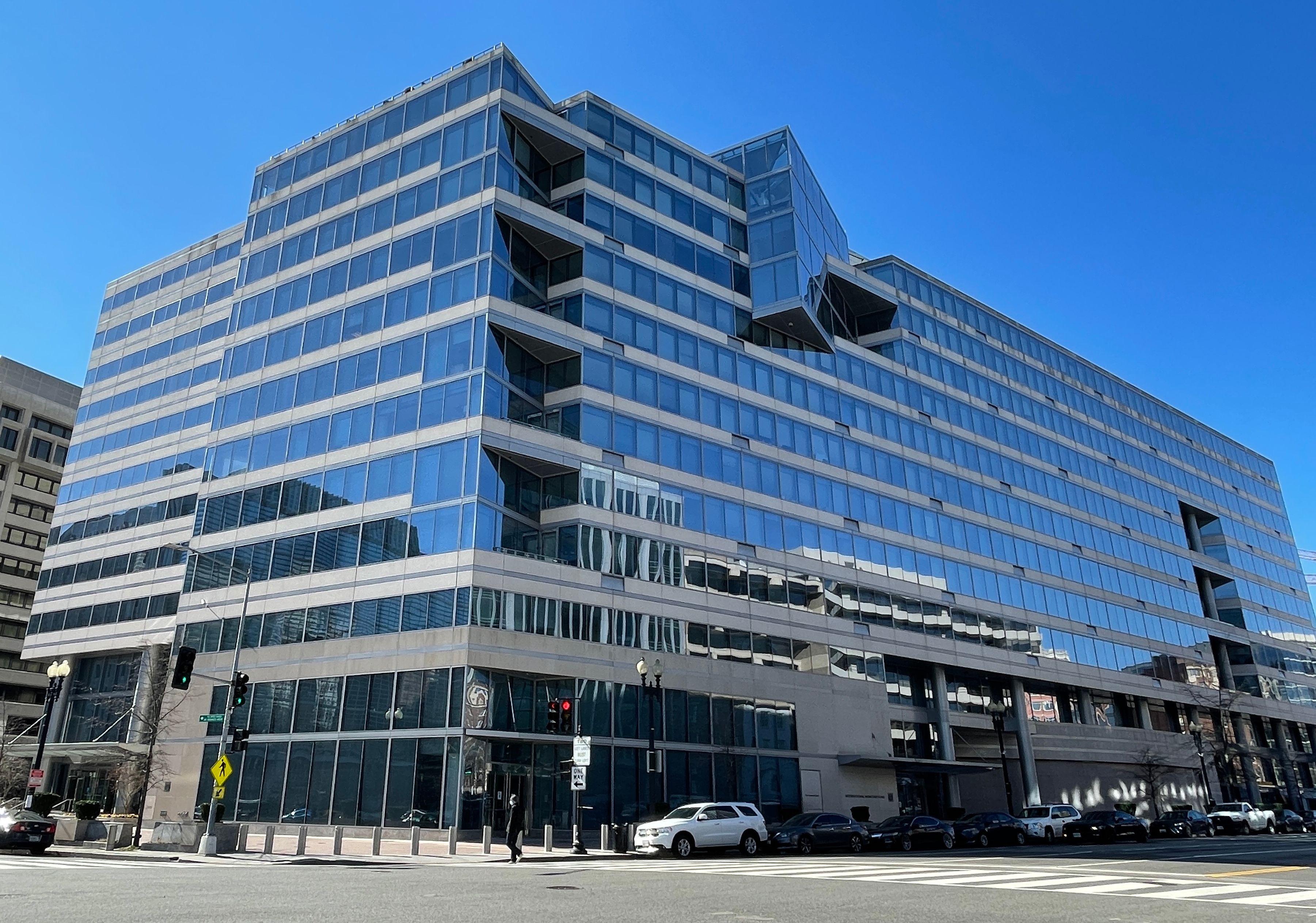 Gedung IMF di Washington DC. IMF memperingatkan bahaya ketidakberlanjutan stimulus fiskal AS