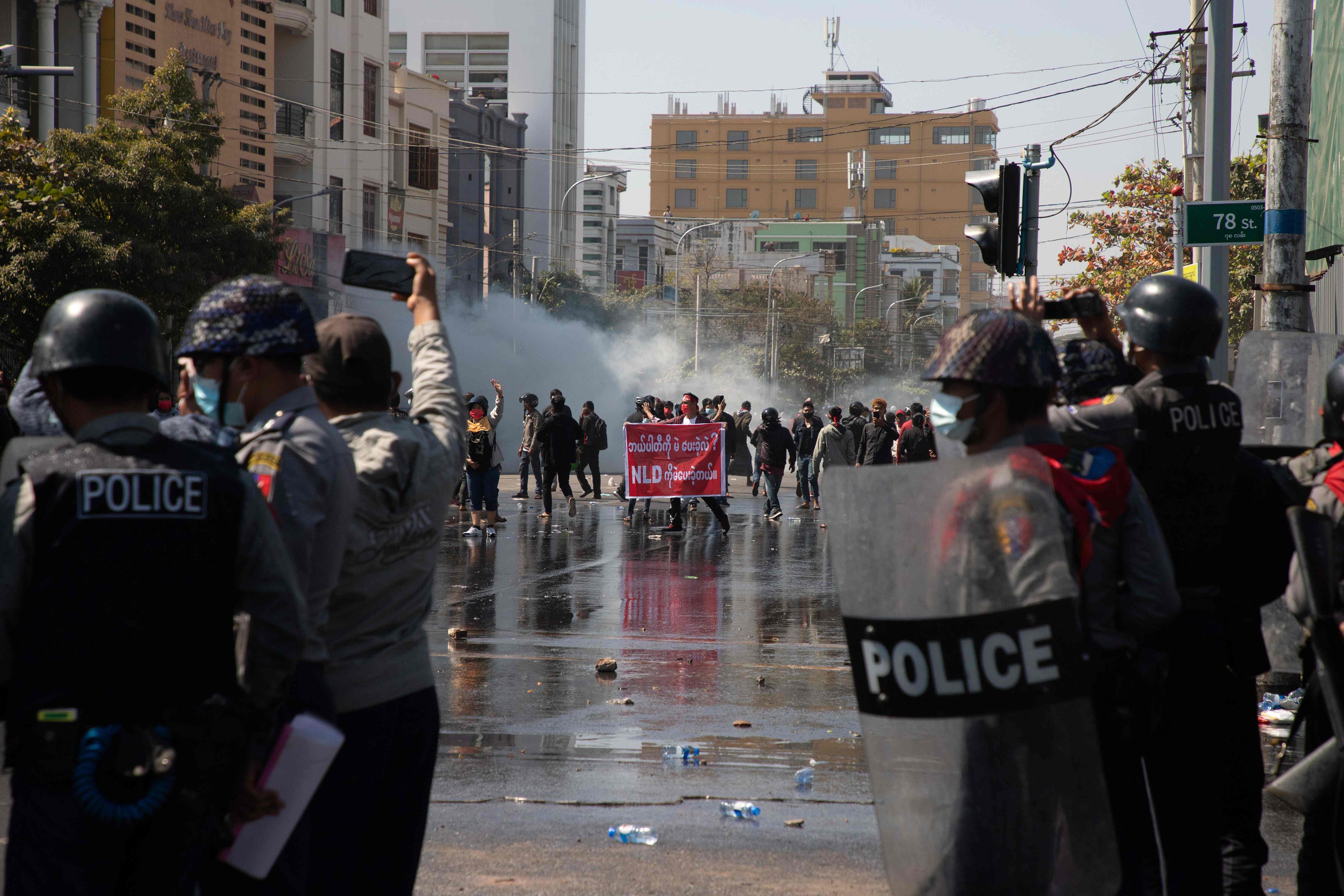 Demonstrasi di Myanmar
