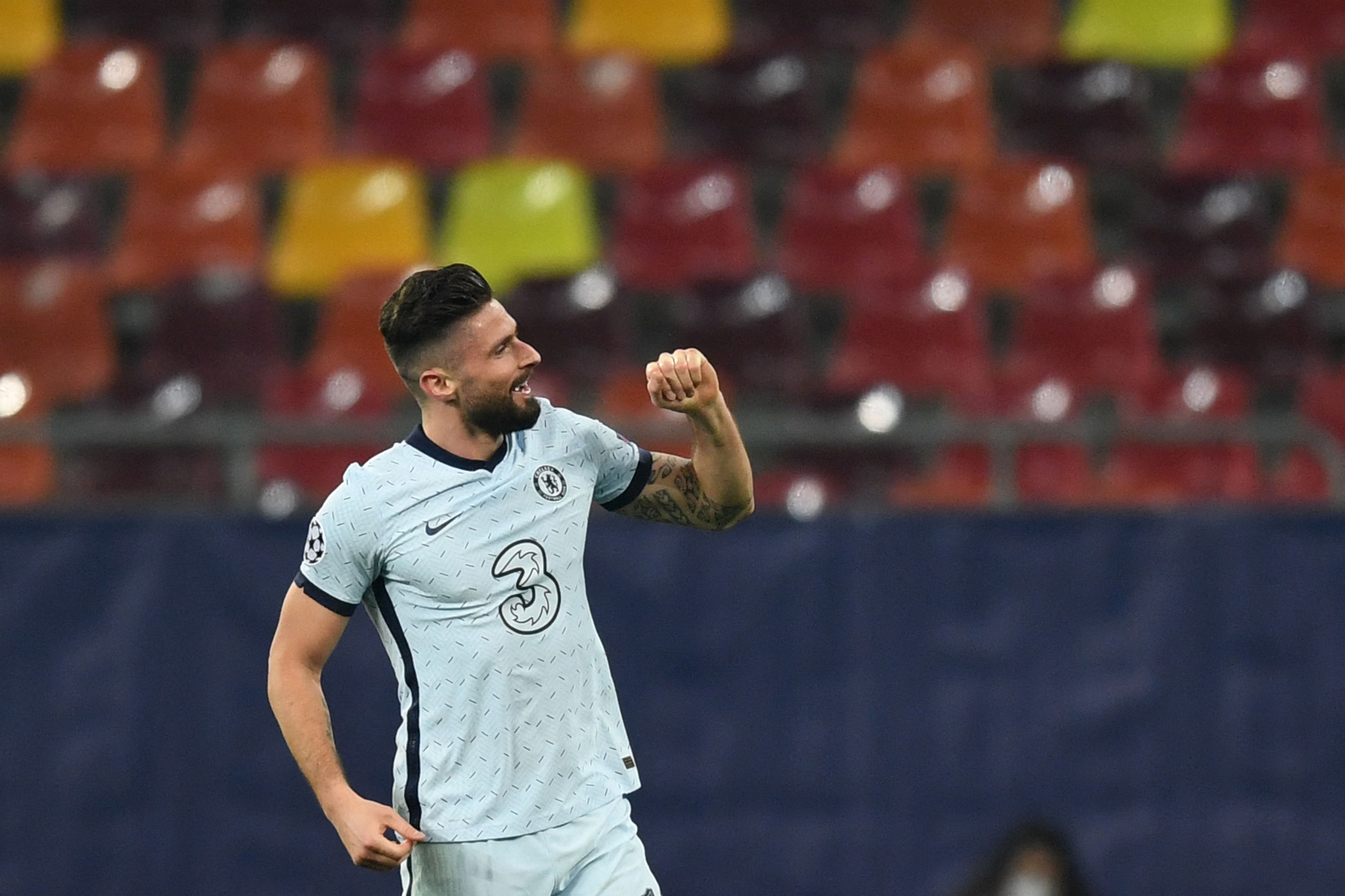Striker Chelsea Olivier Giroud melakukan selebrasi usai mencetak gol ke gawang Atletico 