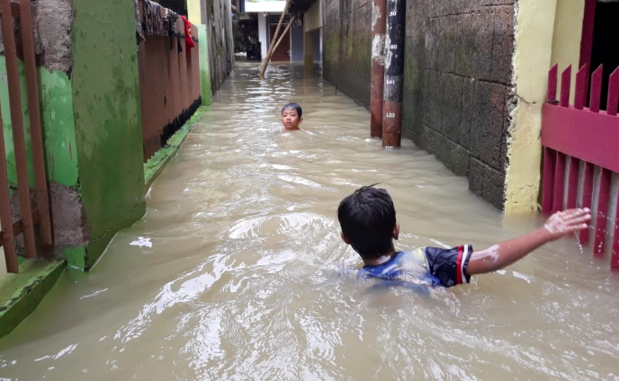 300 Orang Masih Mengungsi di GOR Otista Akibat Banjir