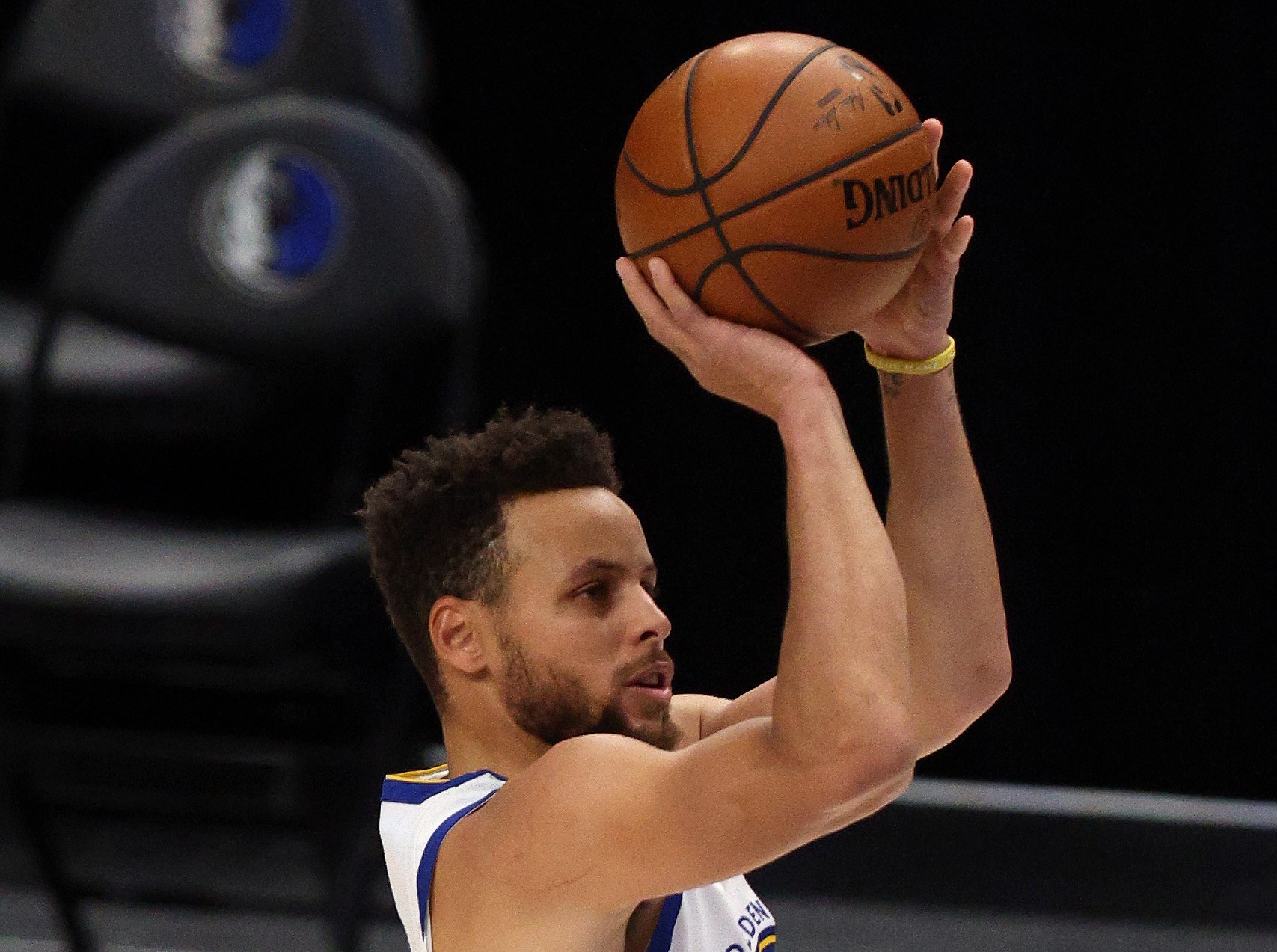 Stephen Curry Bawa Warriors Kembali Ke Jalur Kemenangan