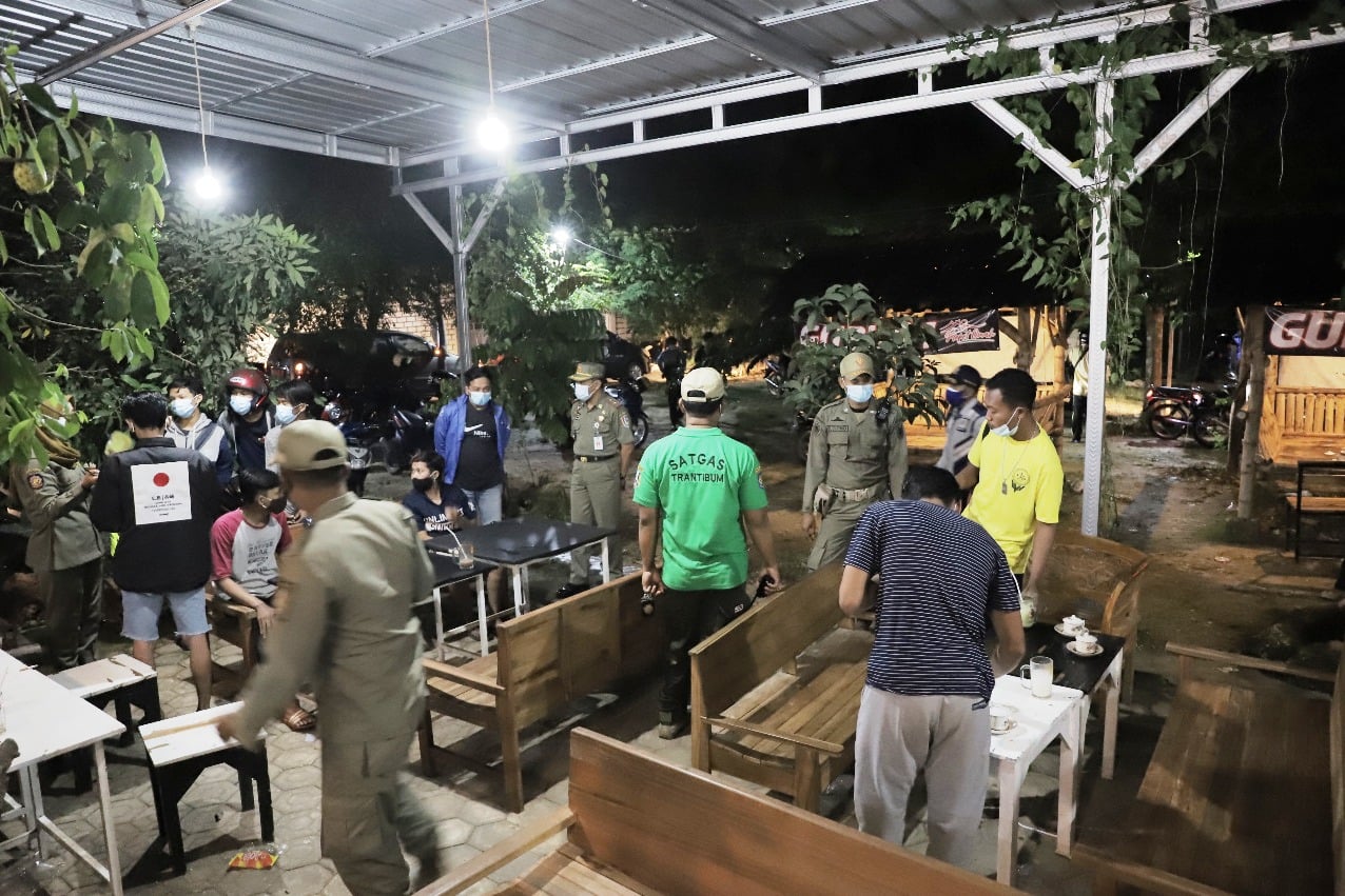 Petugas Gabungan Tuban Tindak Tegas Pelanggar Protokol Kesehatan