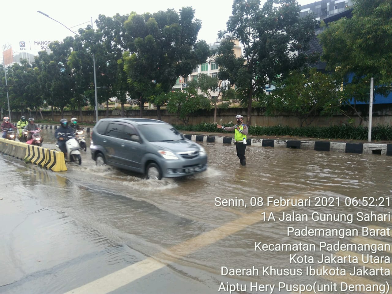Jakarta Diguyur Hujan Lebat, 3 Titik Jalan Ini Tergenang