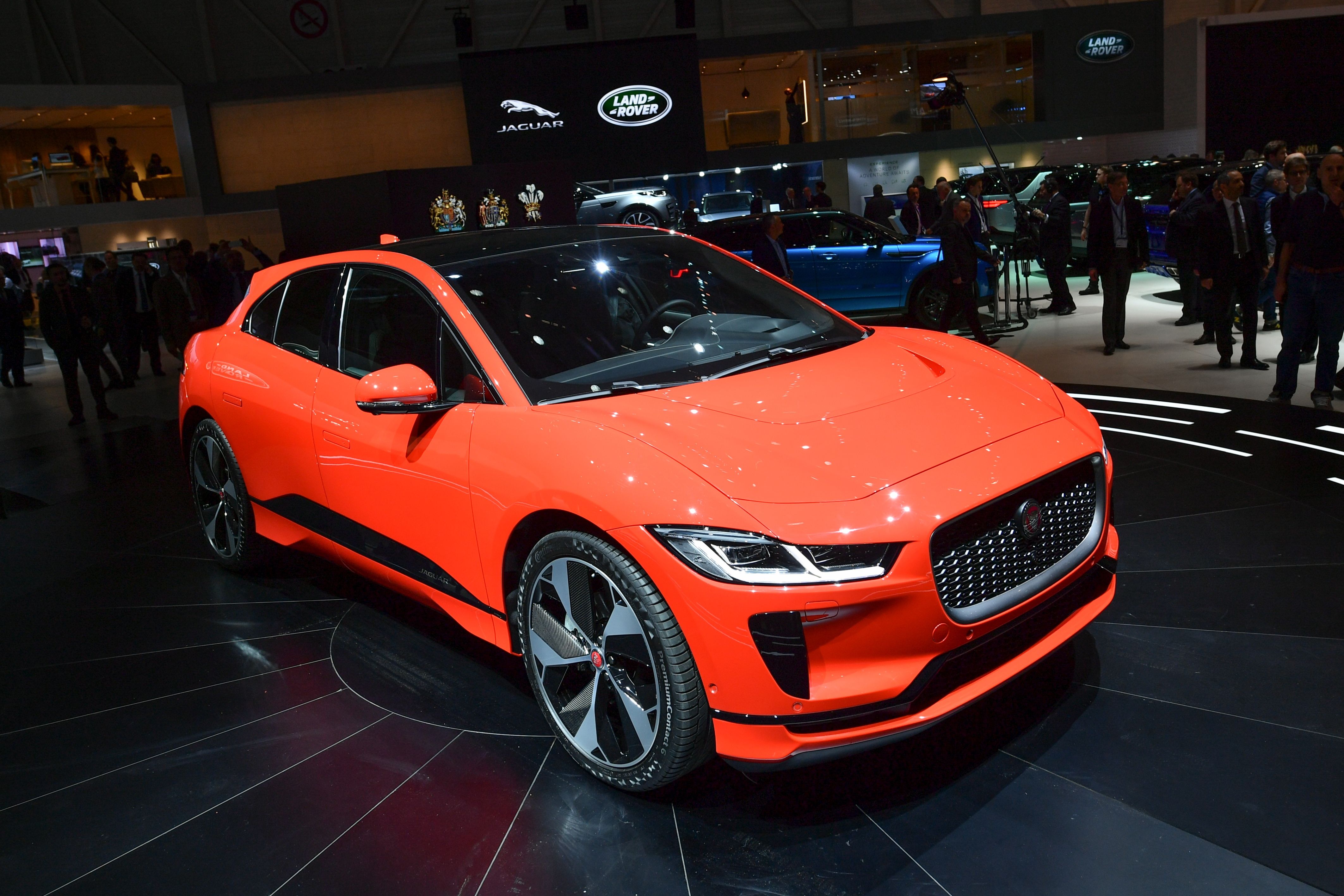 SMobil listrik Jaguar I-Pace saat diluncurkan pada Geneva International Motor Show, Maret 2018. 
