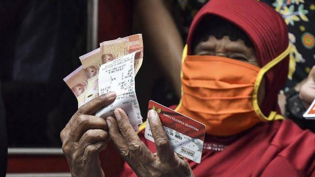 Ilustrasi penerima bansos tunai