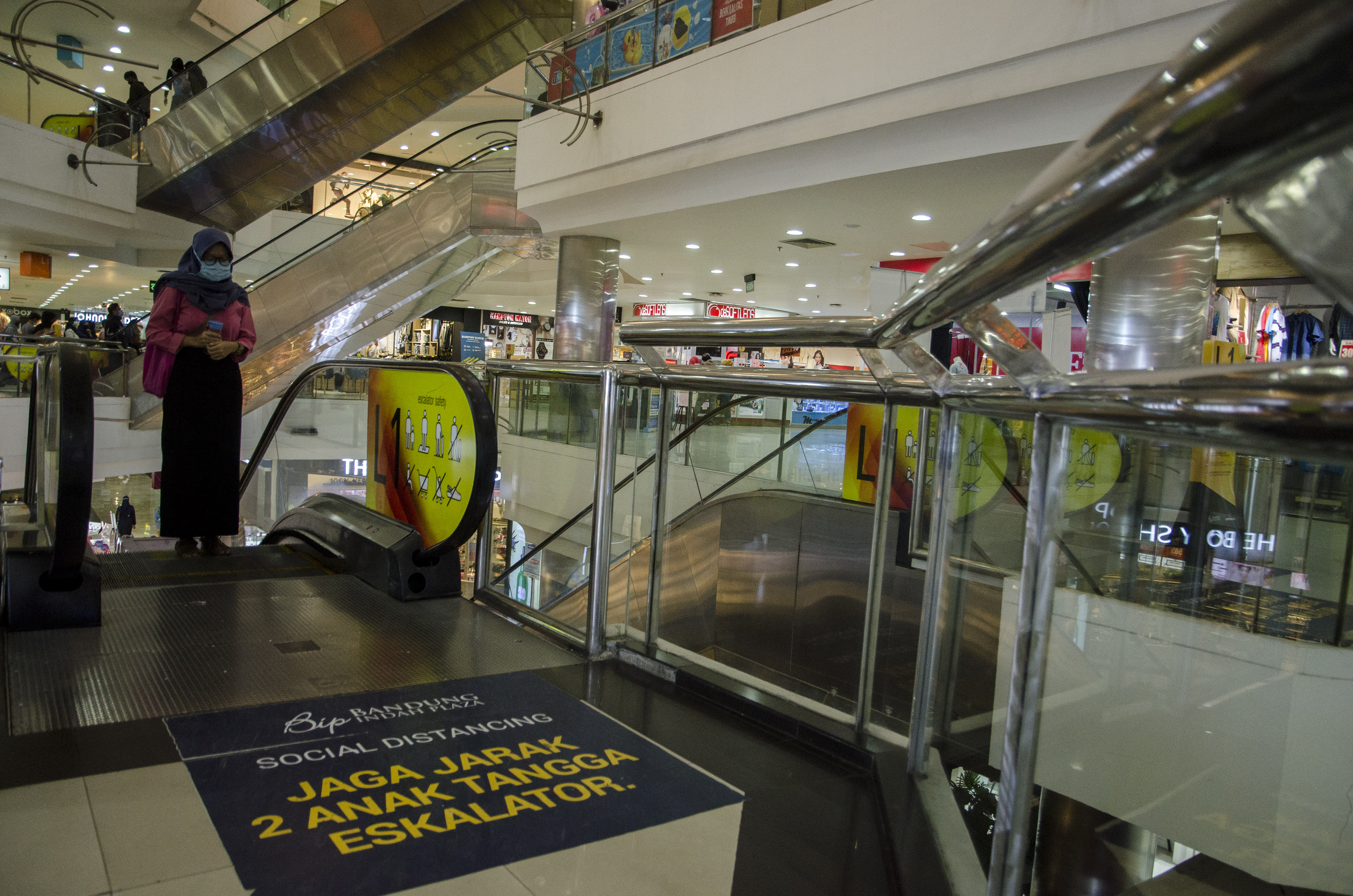 Suasana mall di Kota Bandung, Jawa Barat saat PPKM.