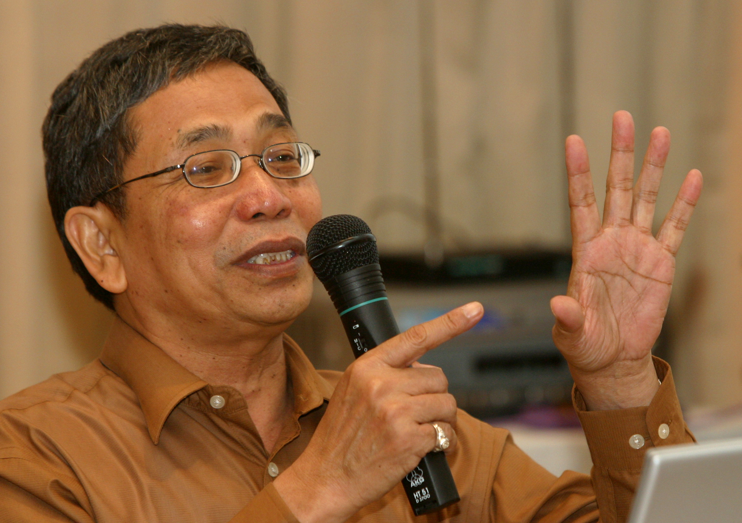 Pakar Komunikasi Jalaluddin Rahmat tutup usia