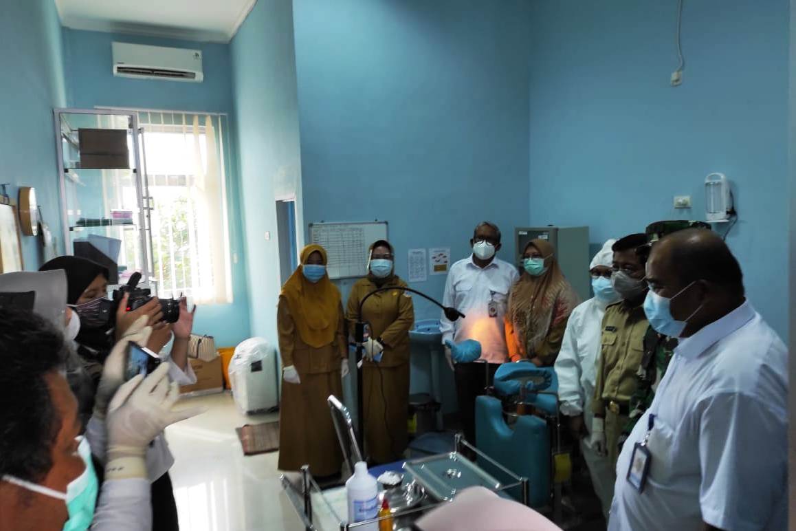 Wagub Babel dan Inspektur Utama BKKBN meninjau pelaksanaan ujicoba penggerakan pelayanan KB MKJP di Puskesmas Air Itam, Kota Pangkalpinang.