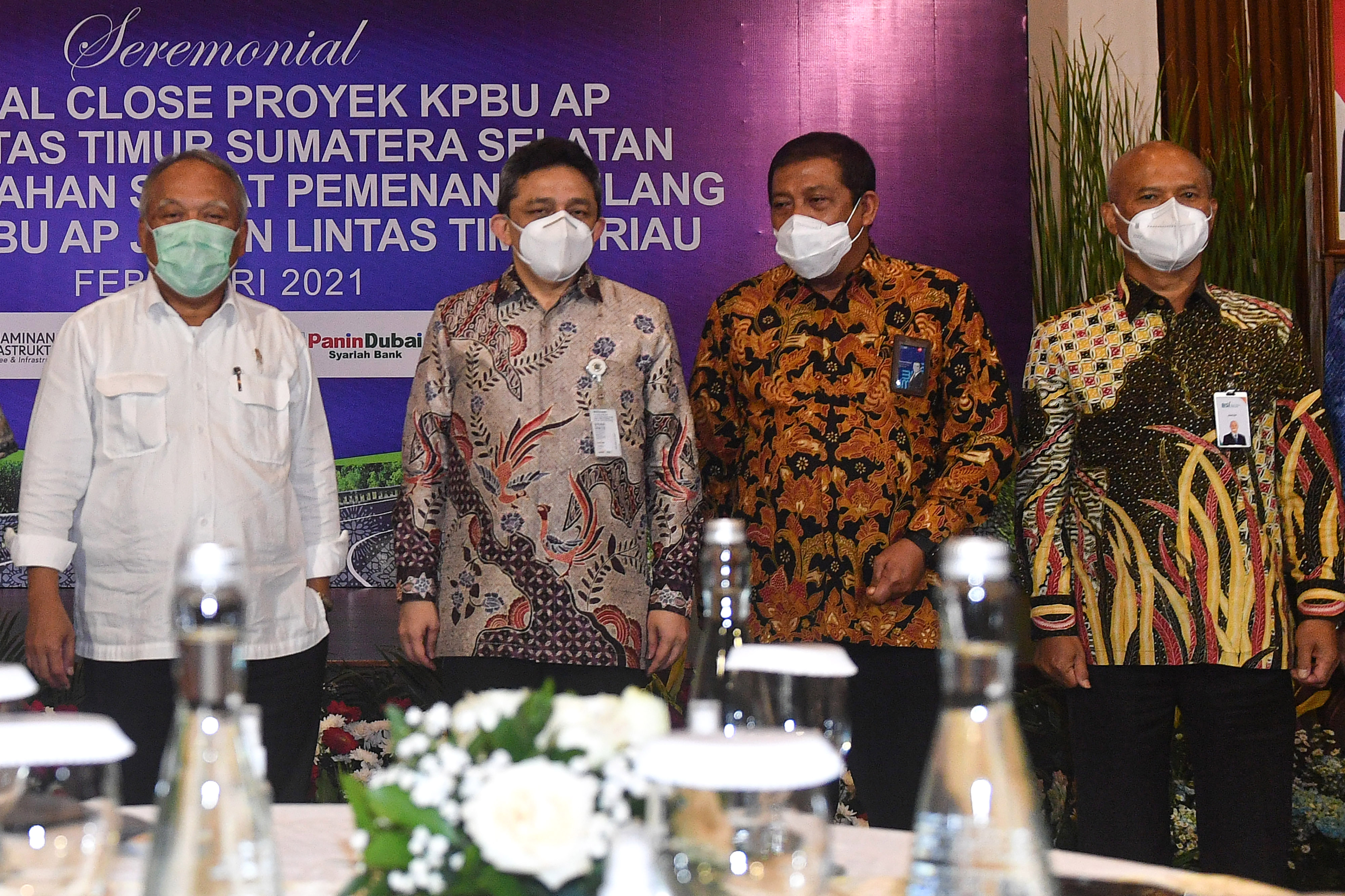 Financial closing pembiayaan jalan lintas timur Sumatera Selatan, Senin (22/2).