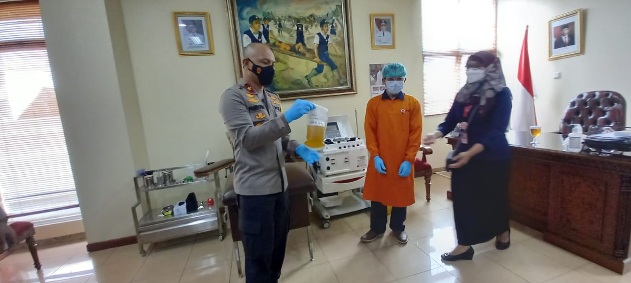Wakapolda Metro Jaya Donor Plasma Konvalesen ke PMI