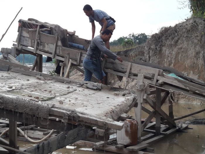 Ilustrasi : aktivitas penambangan.