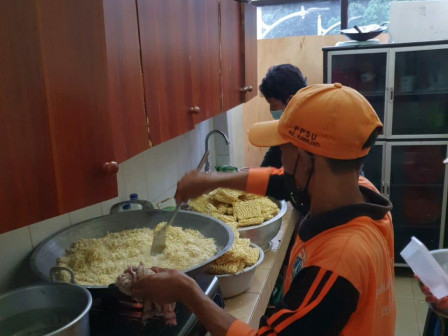 Kelurahan Rawajati Siapkan Dapur Umum dan Posko Siaga Banjir