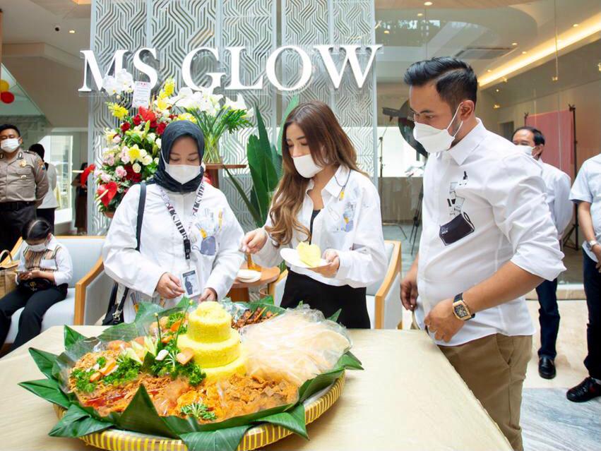Peresmian kantor baru Ms Glow di Malang, Jawa Timur.