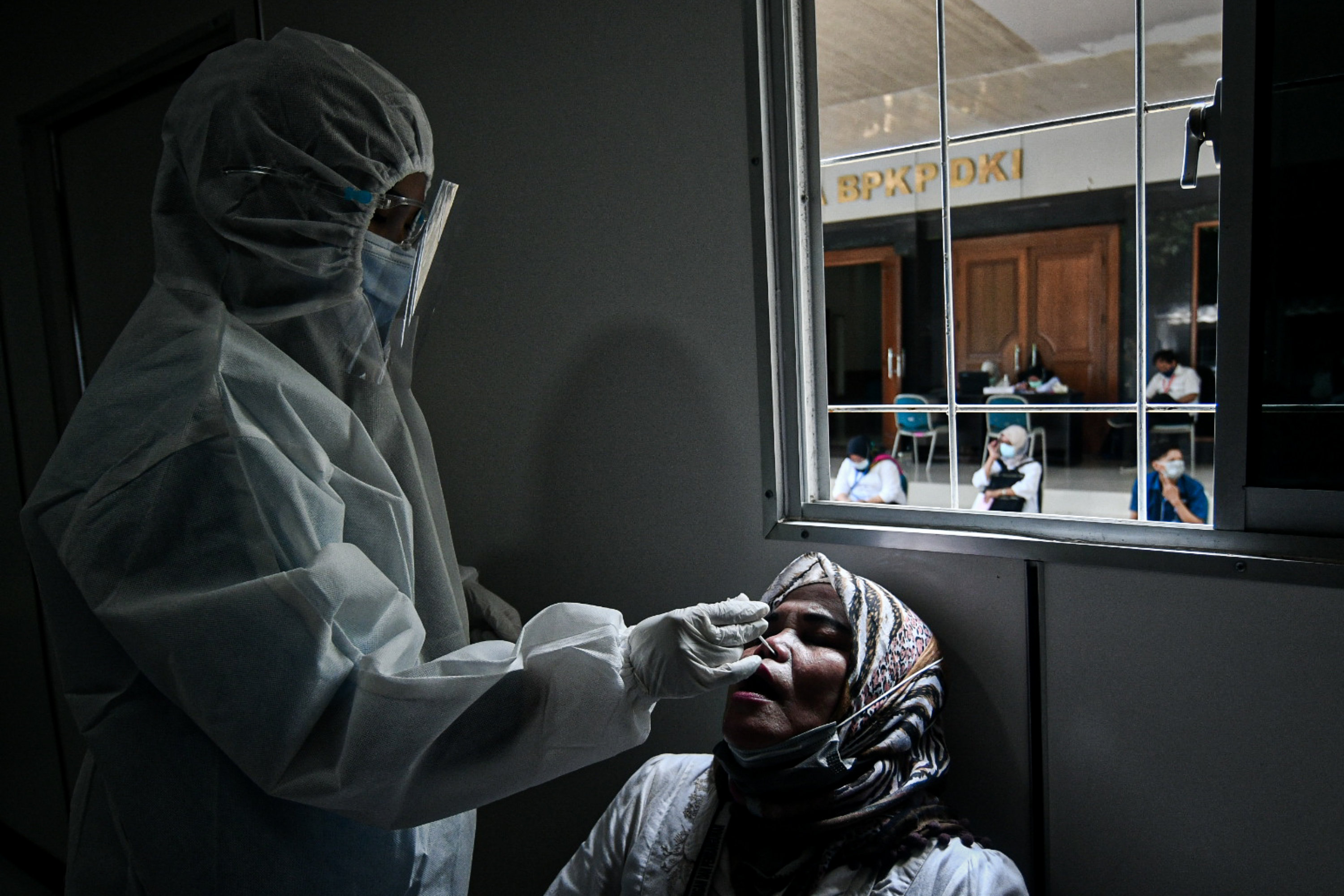 Ilustrasi tes swab covid-19