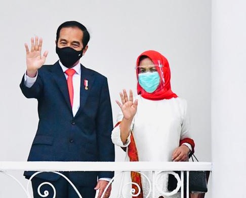 Presiden Jokowi dan ibu negara.