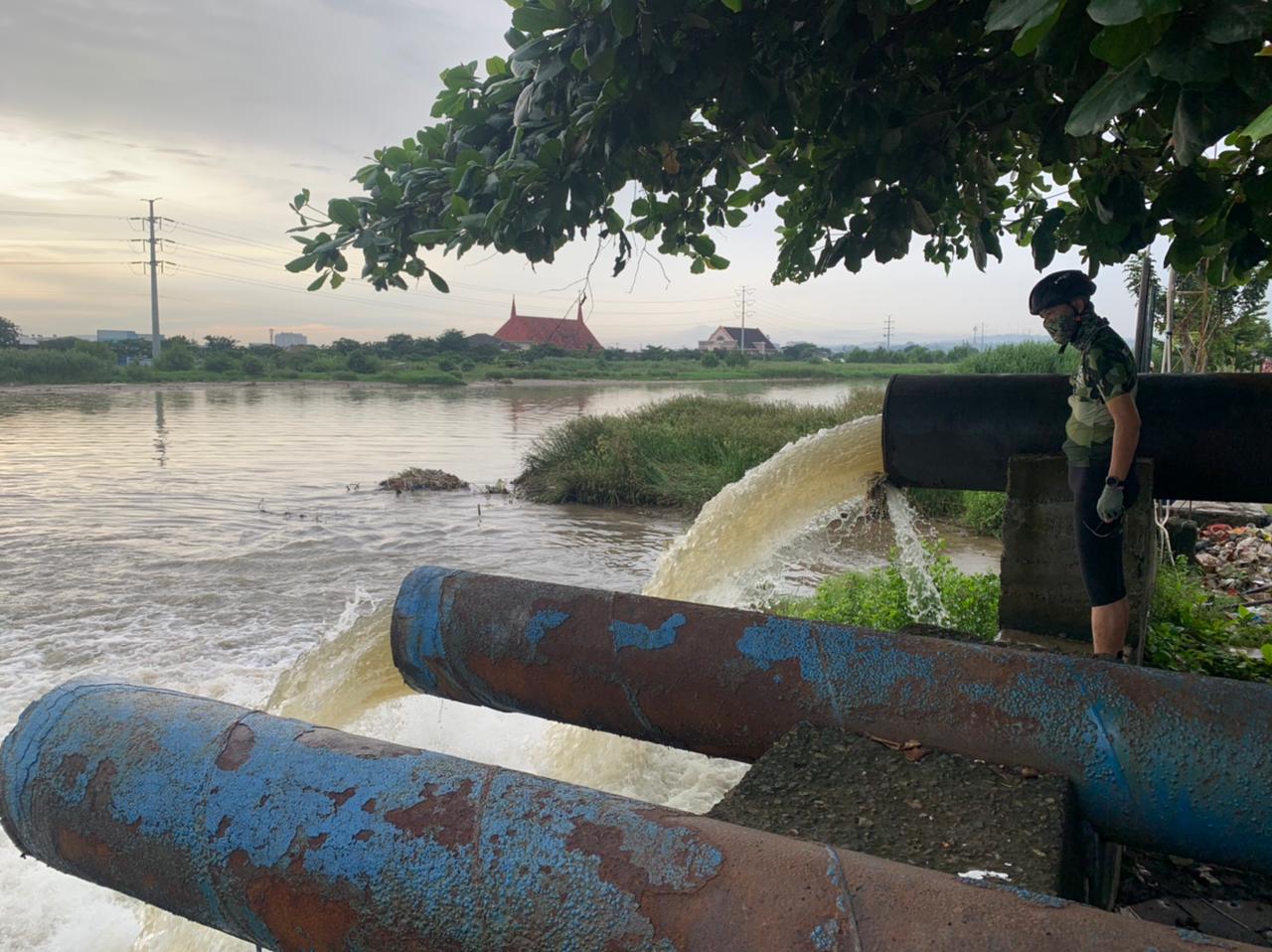 Masih Ada Wilayah Tergenang Banjir, Ganjar Cek Pompa Air 
