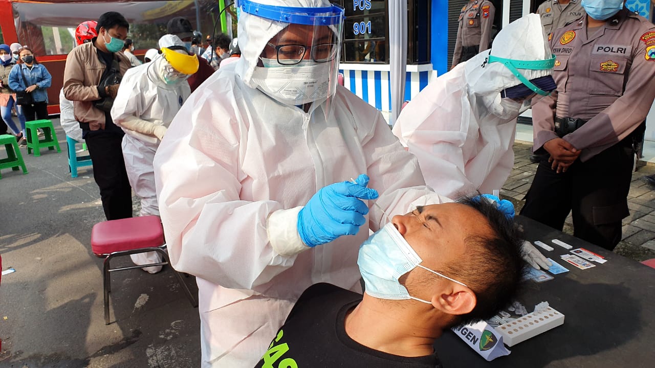 Warga Luar Sidoarjo Jalani Tes Antigen Gratis Selama Libur Imlek
