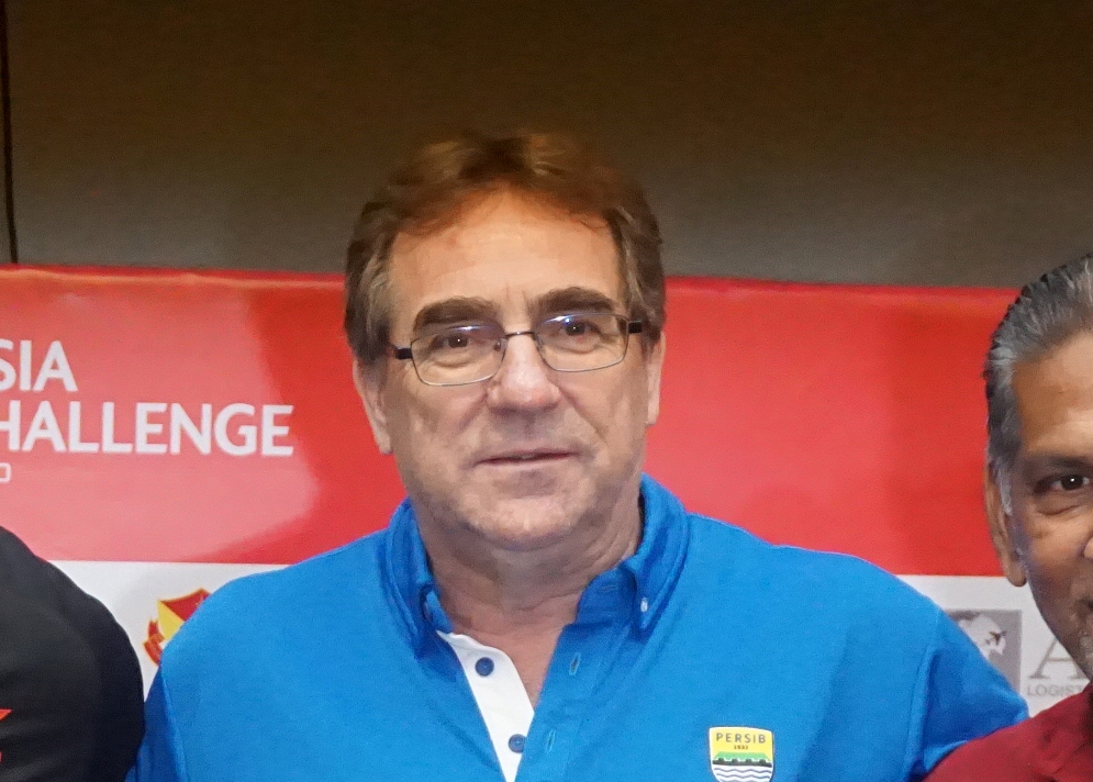 Pelatih Persib, Robert Alberts menuturkan dengan dimulainya latihan menjadi harapan kembalinya sepak bola di Indonesia.