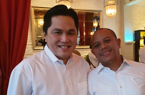 Menteri Badan Usaha Milik Negara (BUMN), Erick Thohir (kiri) dan Ketua Seknas Jokowi Jabodetabek Monisyah. 