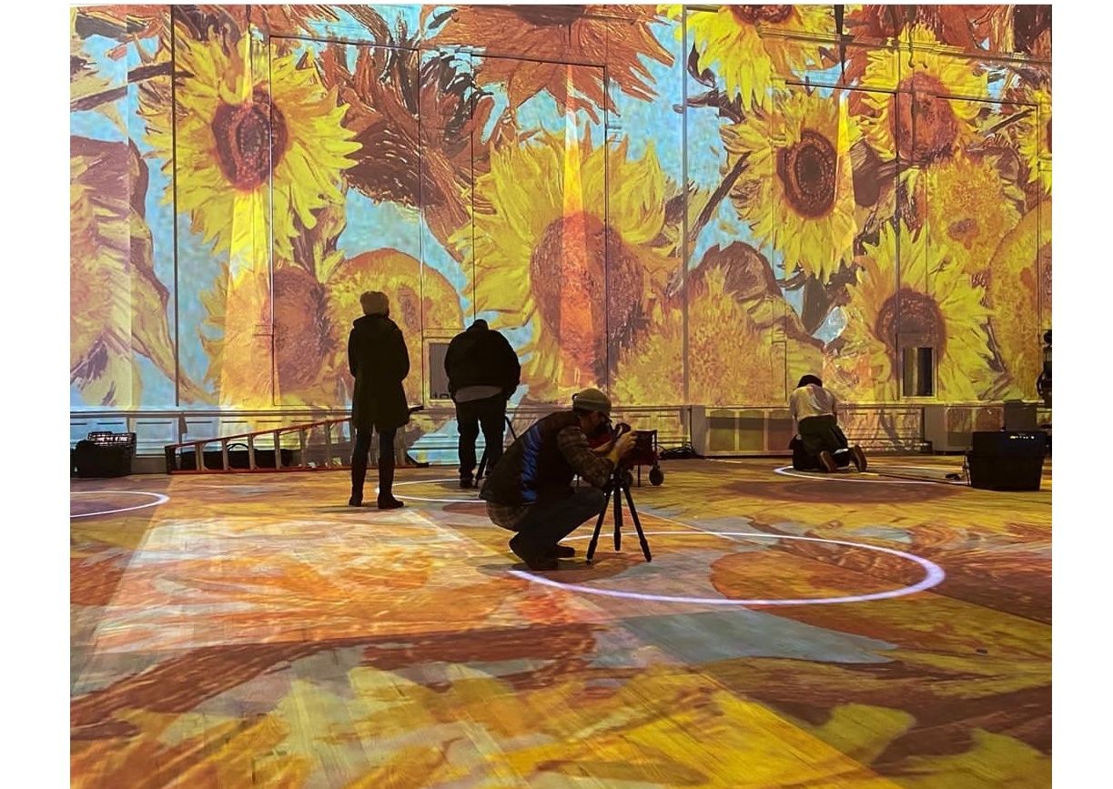 Pameran Immersive Van Gogh di Chicago. 