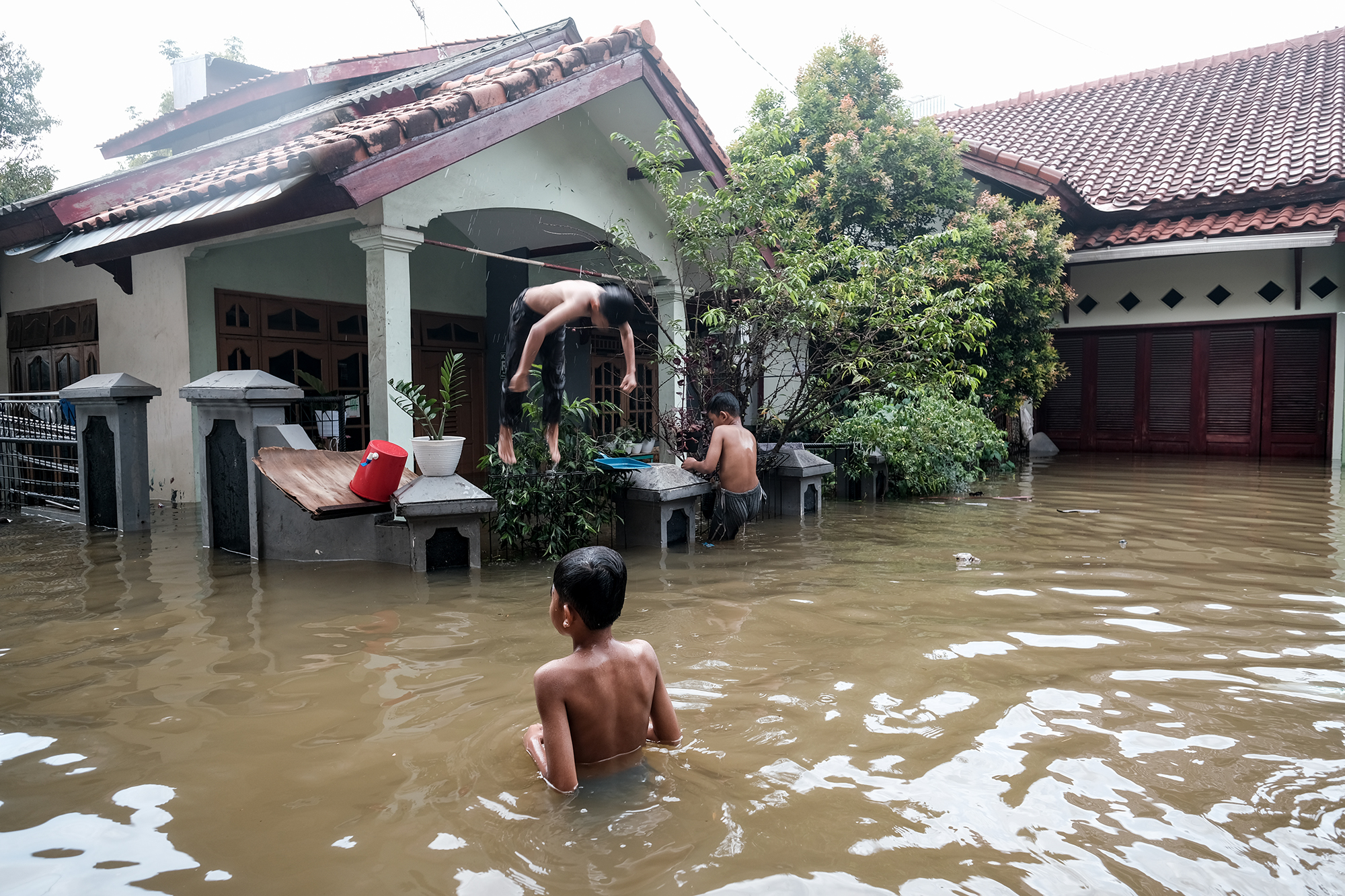 Banjir di Jatipadang, Pasar Minggu, Sabtu (20/2).
