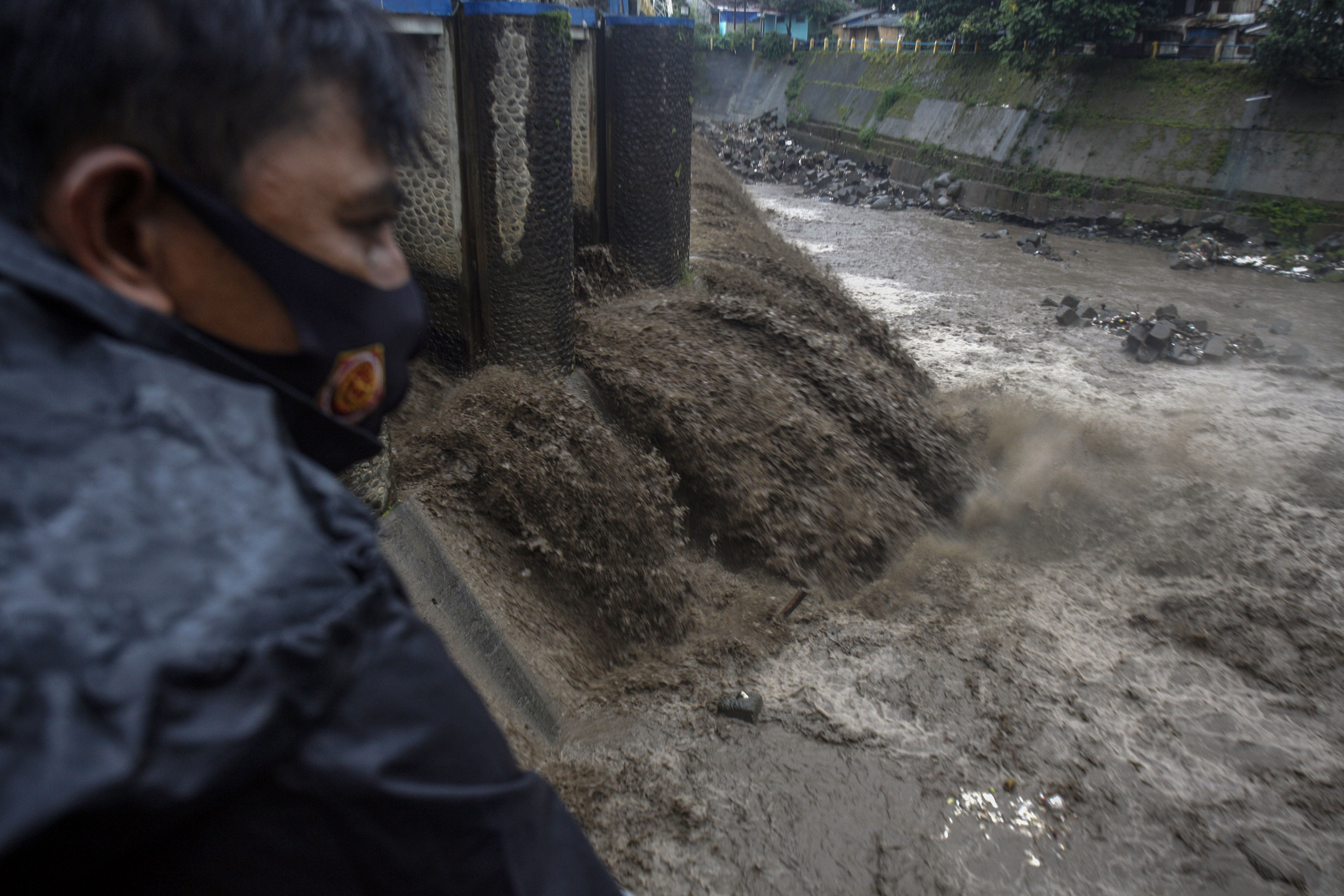 Tinggi Muka Air Capai 130 Cm, Bendungan Katulampa Siaga