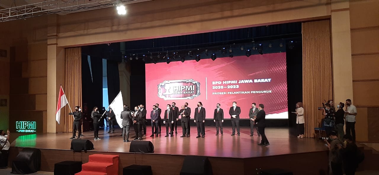 Suasana pelantikan Pengurus Himpunan Pengusaha Muda Indonesia Jawa Barat 