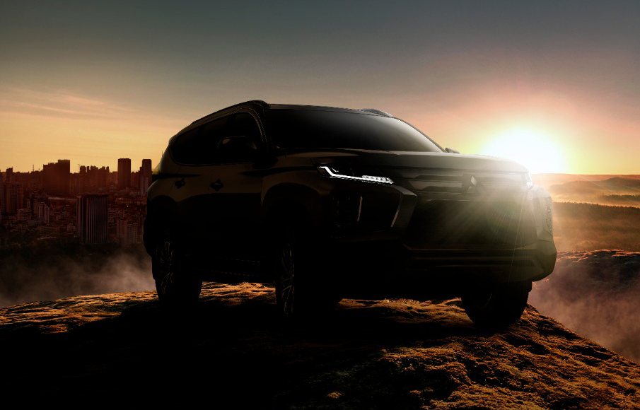 Gambar teaser New Pajero Sport yang akan segera diluncurkan.