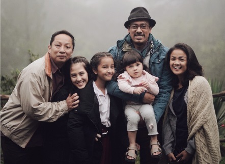 Ismail Basbeth Sutradarai Sekuel Film Keluarga Cemara