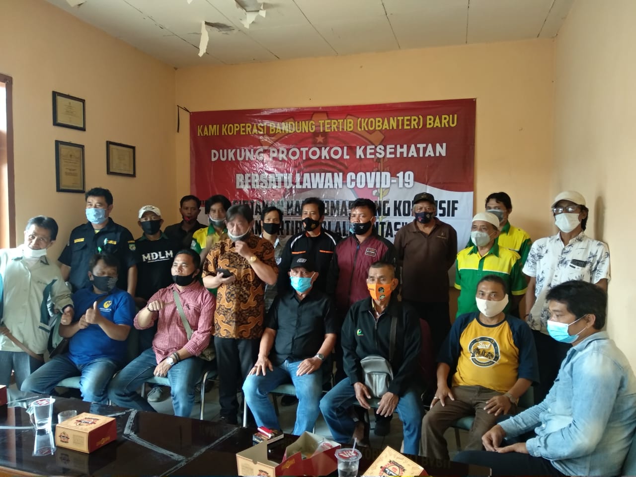 Kobanter Jawa Barat menggelar rapat sekaligus deklarasi dalam rangka menyikapi kebijakan pemerintah terkait penanganan pandemi Covid-19.