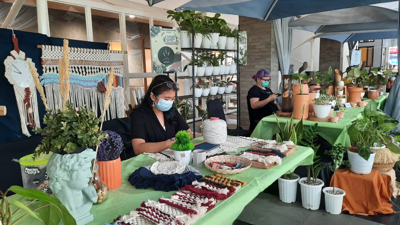 Jungle Bazaar yang digelar Skandinavia Apartment