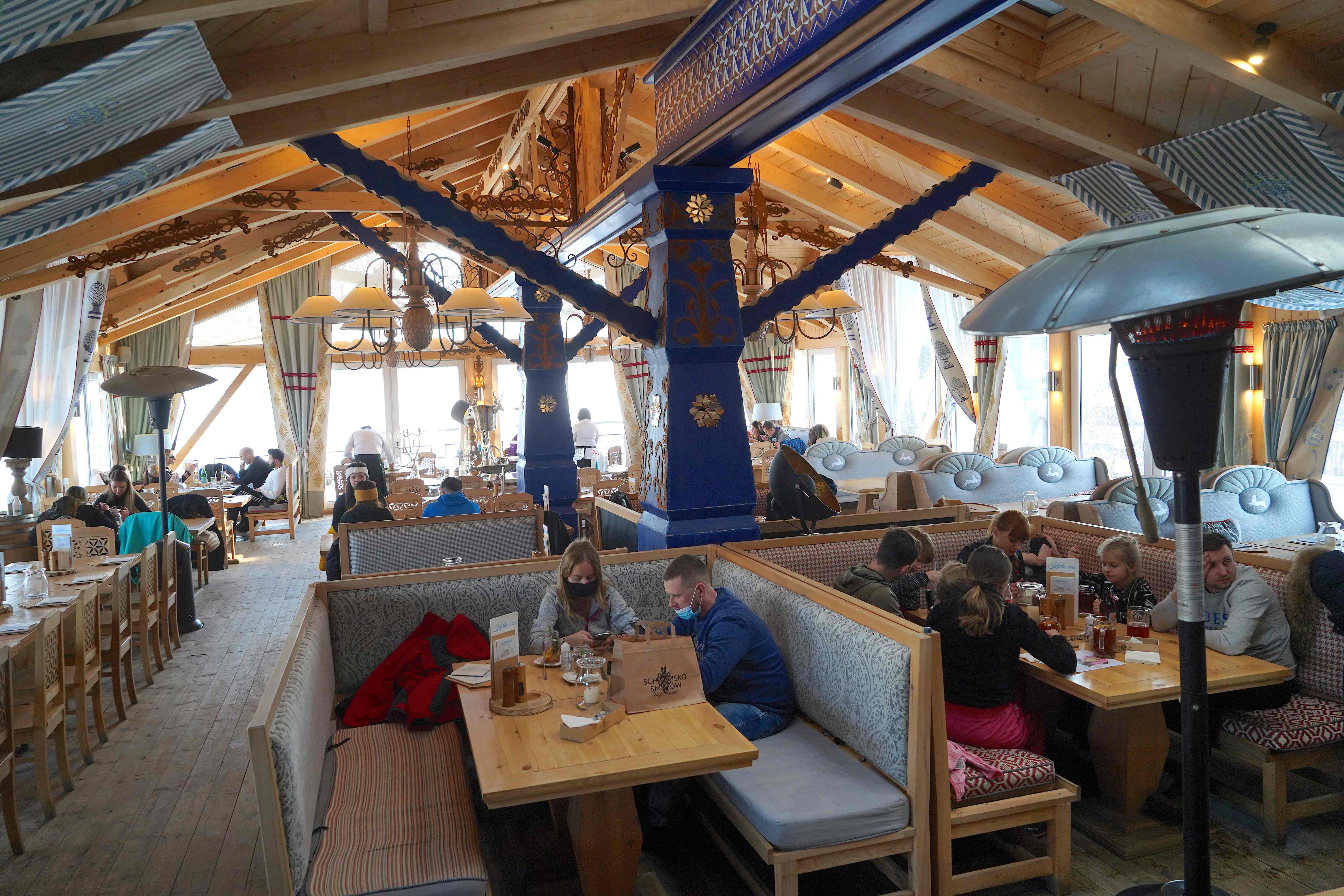 Salah satu resto di Polandia yang buka pada pertengahan Januari lalu