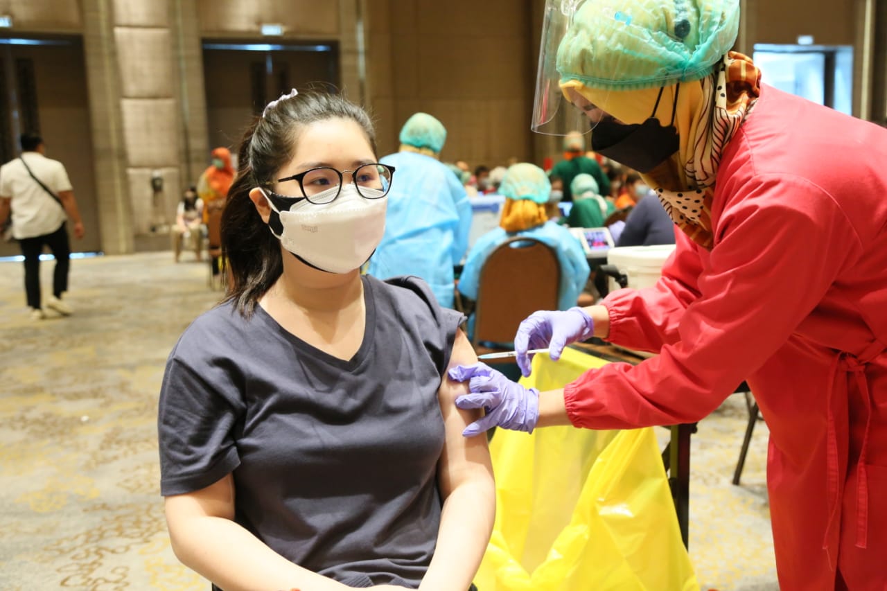 Vaksinasi Covid-19 di Tangerang