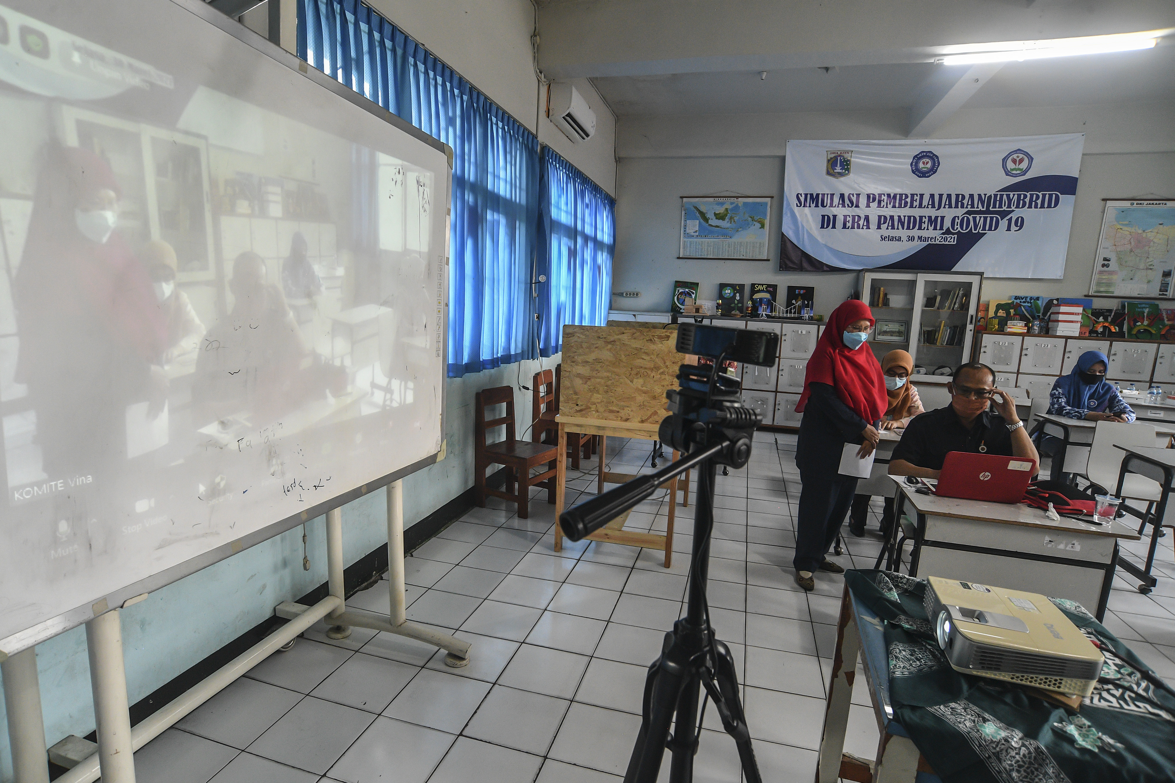 Simulasi pembelajaran tatap muka di Jakarta Timur