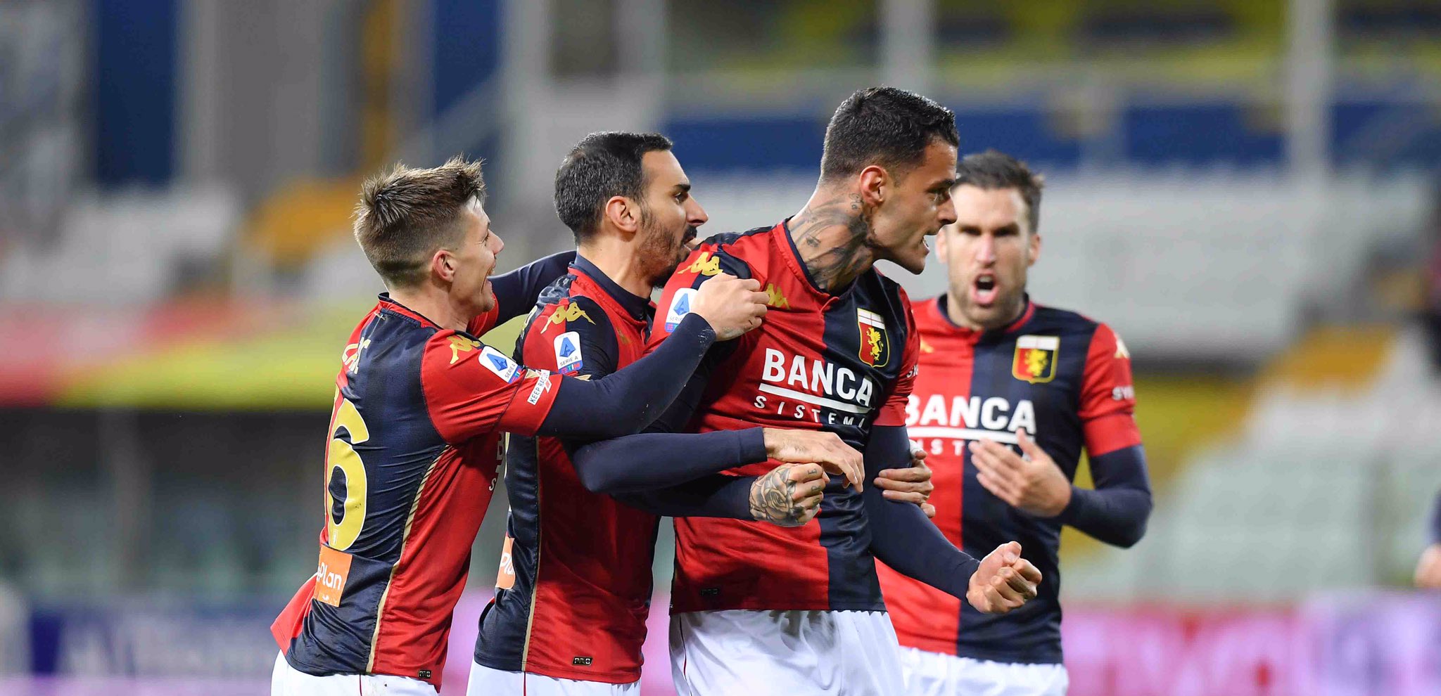 Para pemain Genoa melakukan selebrasi usai mencetak gol ke gawang Parma di laga Serie A.