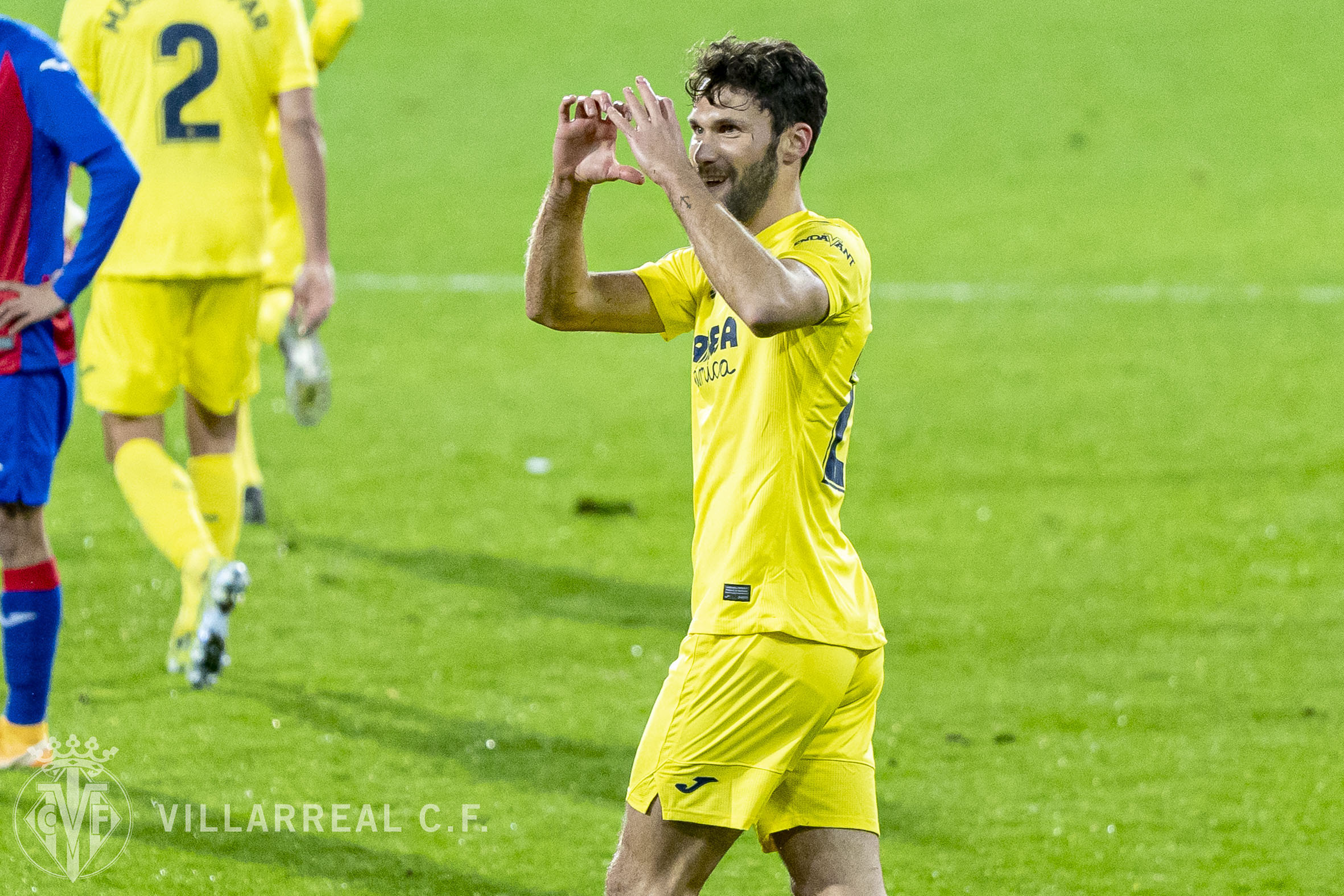 Gelandang Villarreal Alfonso Pedraza melakukan selebrasi usai mencetak gol ke gawang Eibar di laga La Liga.