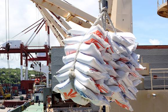 Penurunan Harga Gabah Sinyal Produksi Beras Melimpah