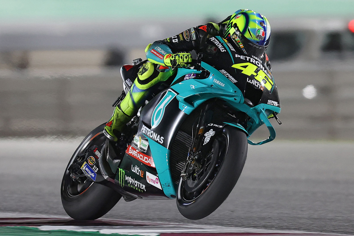 Pembalap tim Yamaha Petronas Valentino Rossi.  