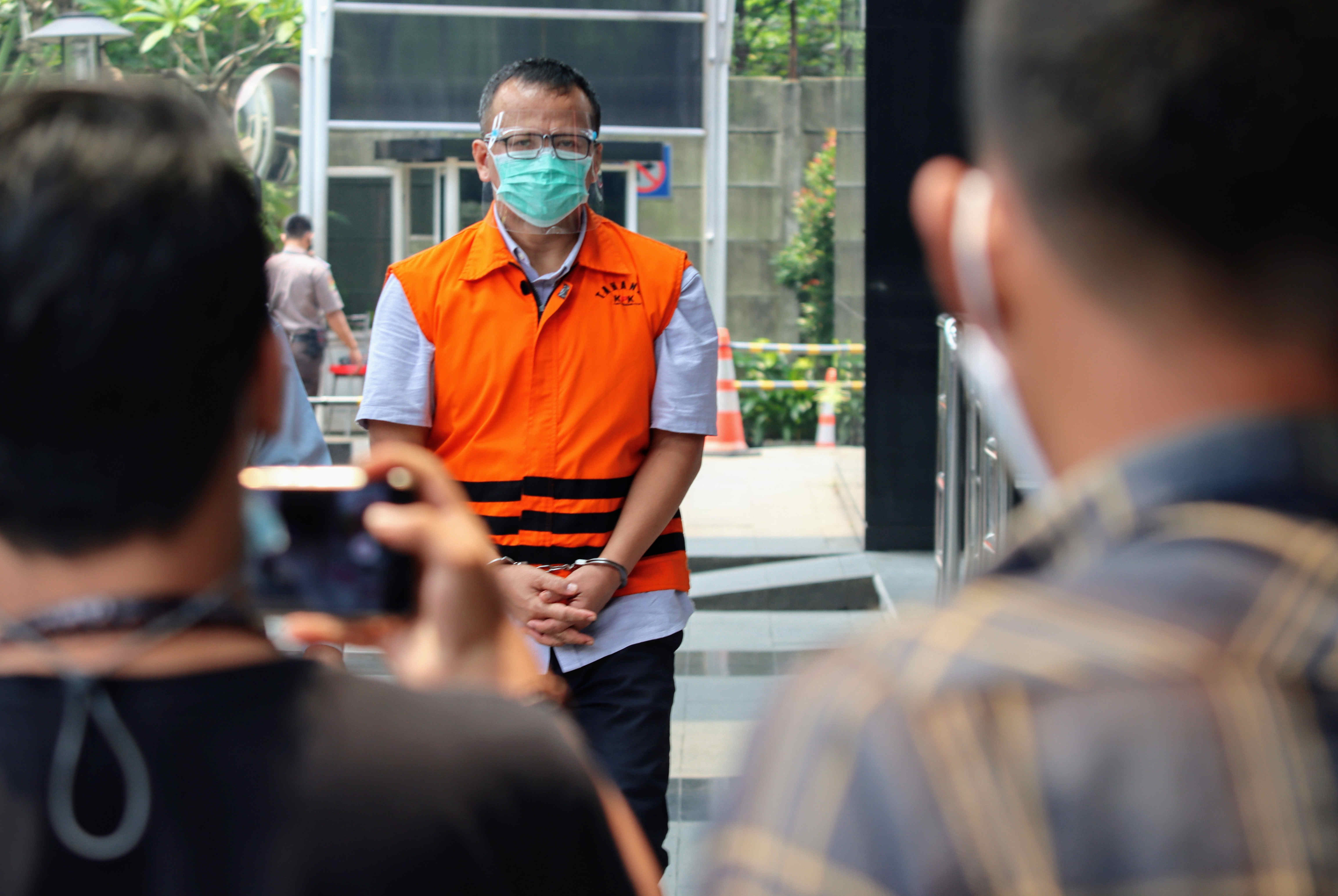 Diduga Beri Uang ke Pedangdut, Edhy Prabowo: Enggak Kenal