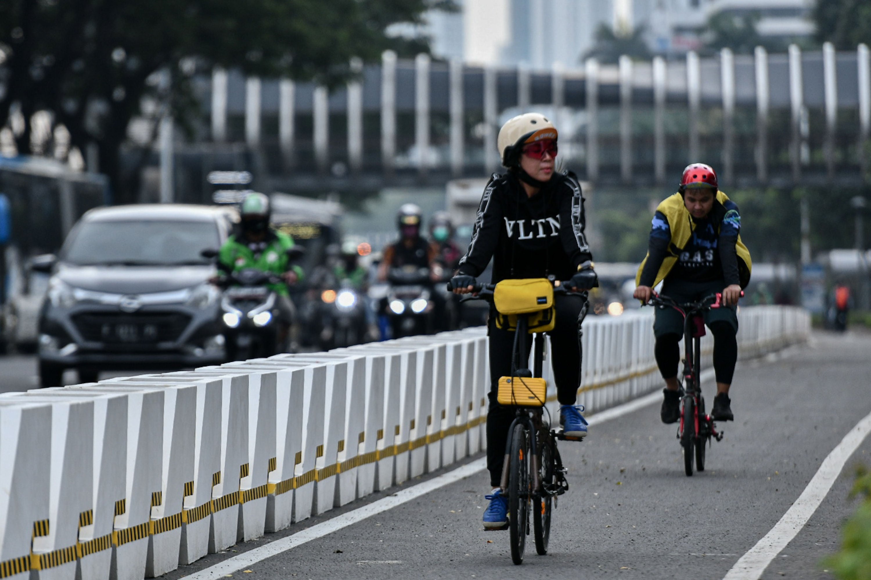 Pengendara Bermotor Serobot Jalur Sepeda Bisa Ditilang