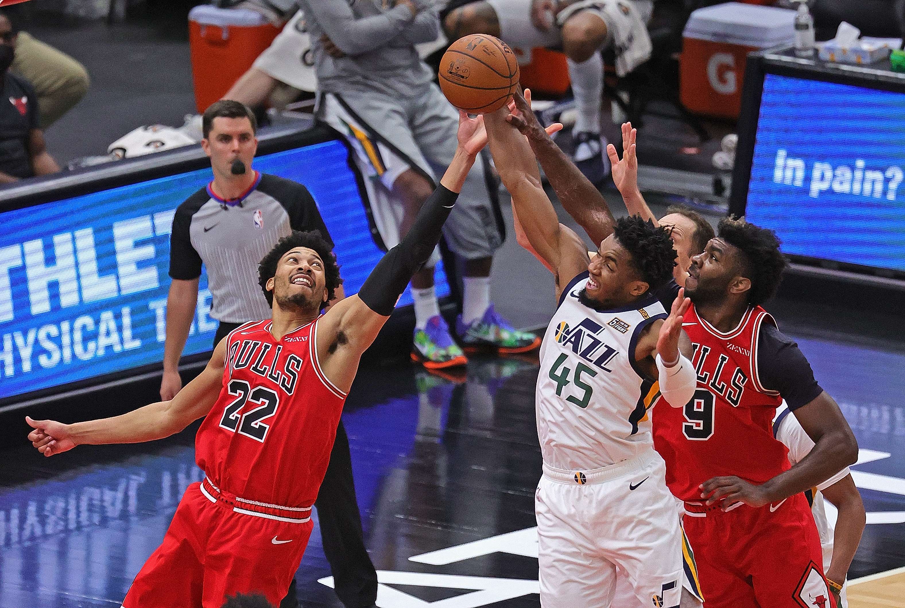 Laga NBA antara Utah Jazz dan Chicago Bulls.